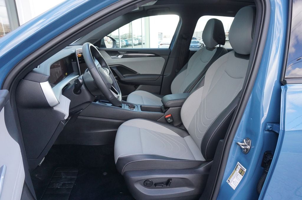 2025 Volkswagen Tiguan 2.0T SE R-Line Black