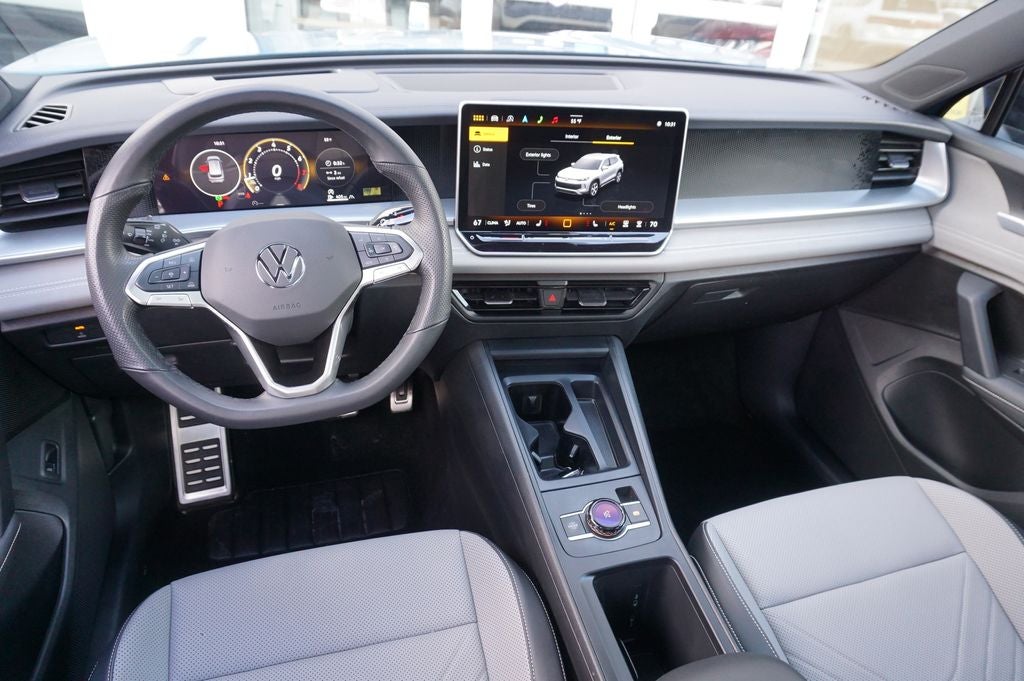 2025 Volkswagen Tiguan 2.0T SE R-Line Black