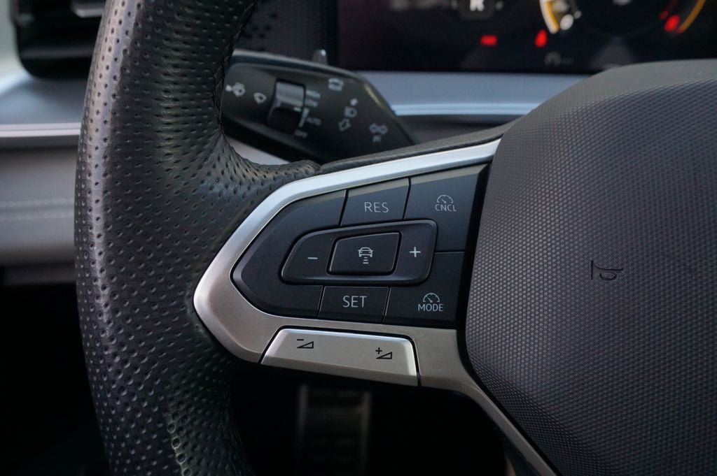 2025 Volkswagen Tiguan 2.0T SE R-Line Black