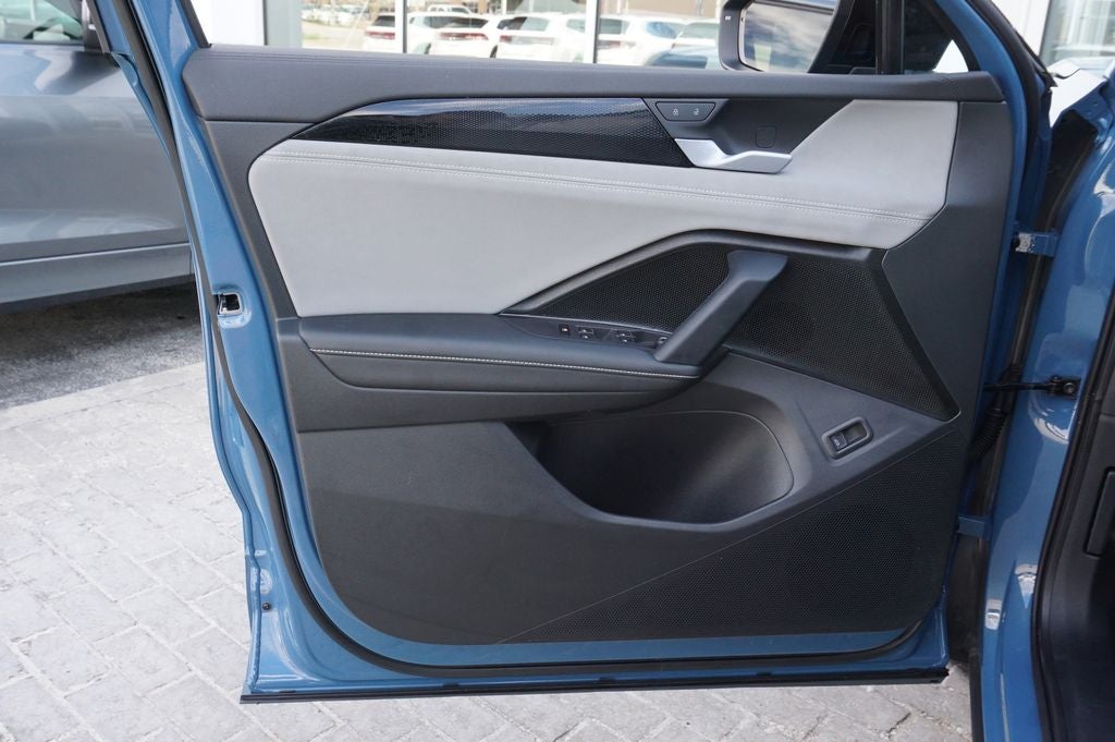 2025 Volkswagen Tiguan 2.0T SE R-Line Black