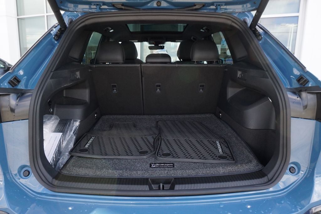 2025 Volkswagen Tiguan 2.0T SE R-Line Black