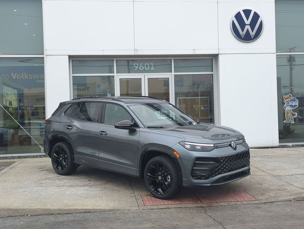 2026 Volkswagen Tiguan 2.0T SE R-Line Black