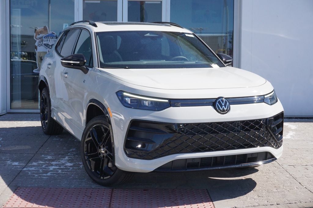 2026 Volkswagen Tiguan 2.0T SE R-Line Black