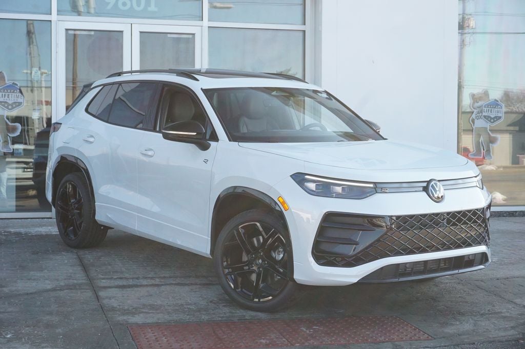 2026 Volkswagen Tiguan 2.0T SE R-Line Black