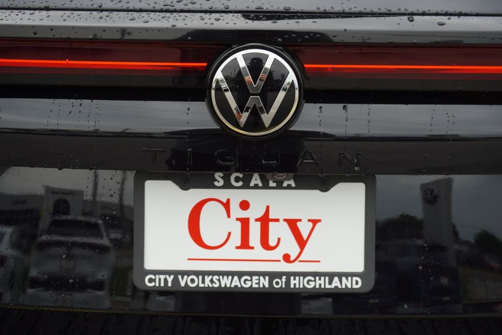 2026 Volkswagen Tiguan 2.0T SE R-Line Black