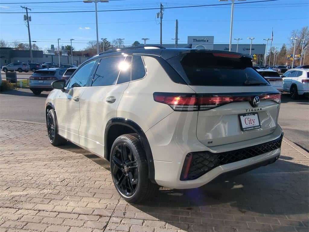 2026 Volkswagen Tiguan 2.0T SE R-Line Black