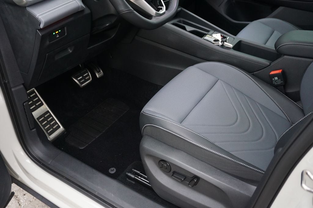 2025 Volkswagen Tiguan 2.0T SE R-Line Black