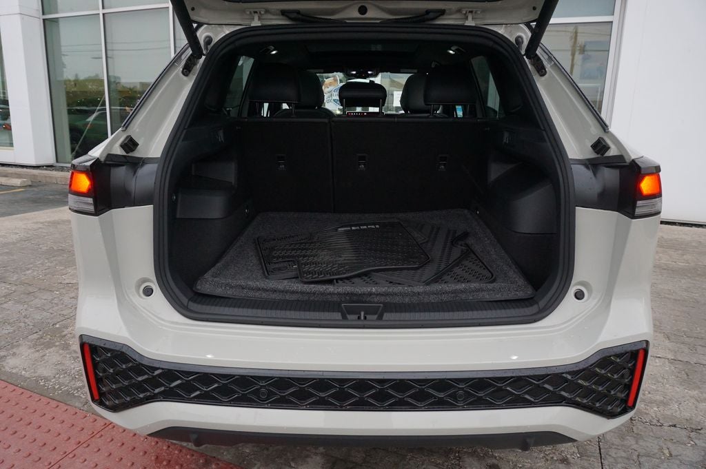 2025 Volkswagen Tiguan 2.0T SE R-Line Black