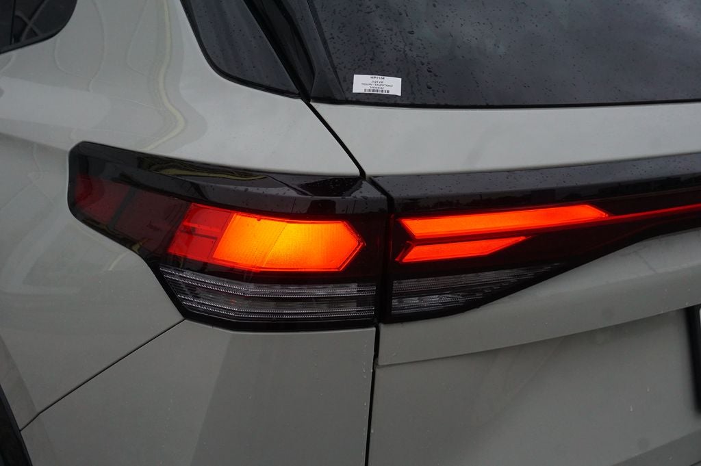 2025 Volkswagen Tiguan 2.0T SE R-Line Black