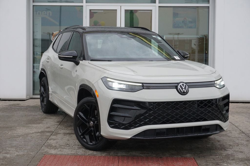 2025 Volkswagen Tiguan 2.0T SE R-Line Black