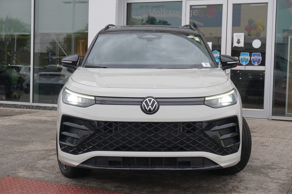 2025 Volkswagen Tiguan 2.0T SE R-Line Black