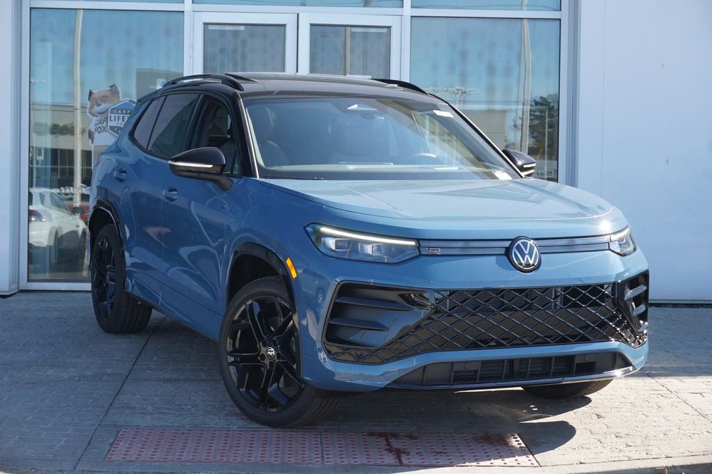 2026 Volkswagen Tiguan 2.0T SE R-Line Black