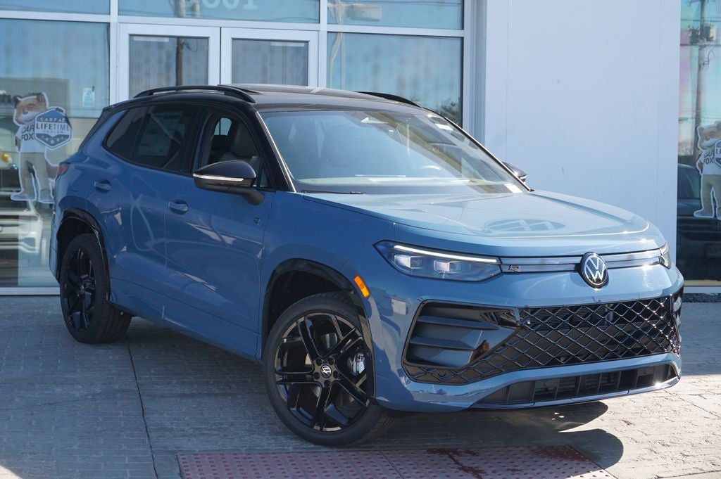 2026 Volkswagen Tiguan 2.0T SE R-Line Black