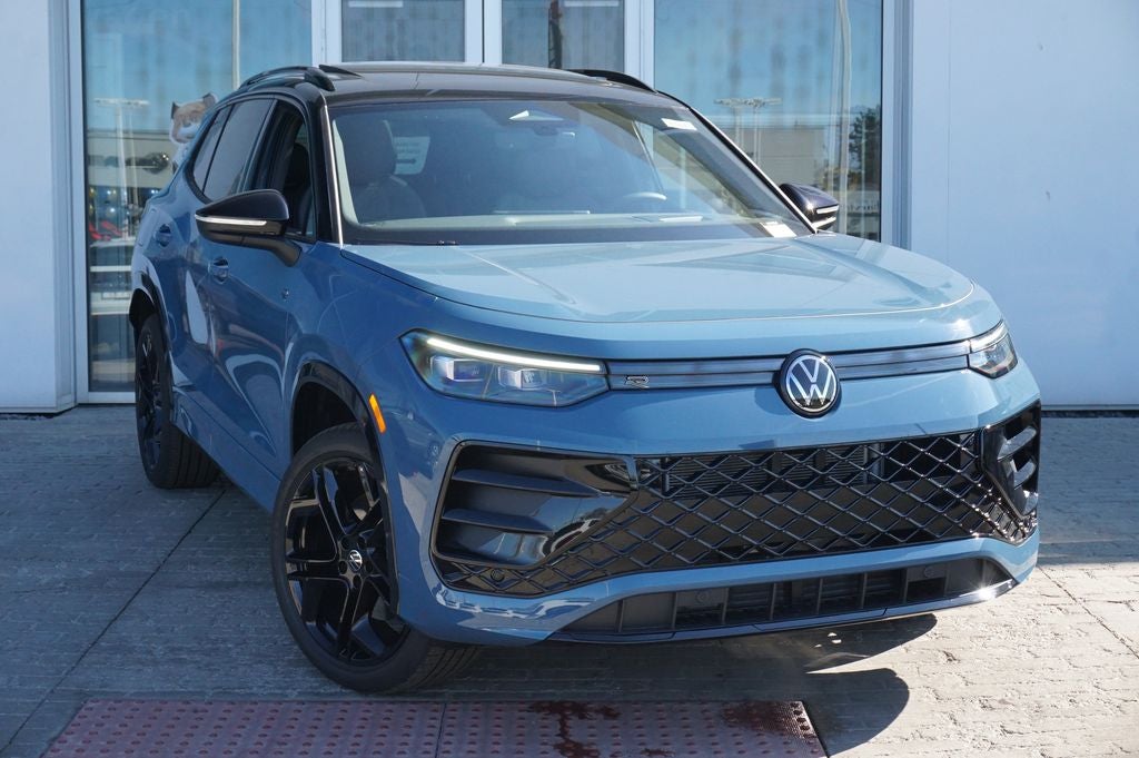 2026 Volkswagen Tiguan 2.0T SE R-Line Black