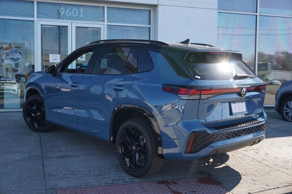 2026 Volkswagen Tiguan 2.0T SE R-Line Black