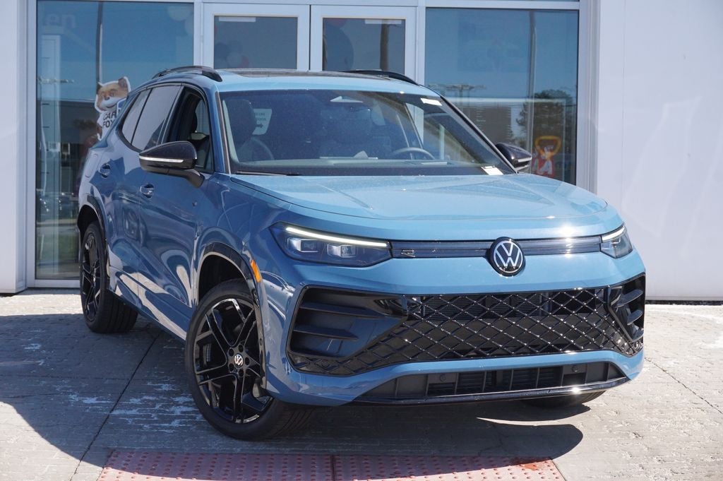 2026 Volkswagen Tiguan 2.0T SE R-Line Black