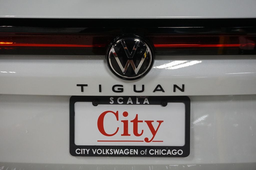 2026 Volkswagen Tiguan 2.0T SE R-Line Black