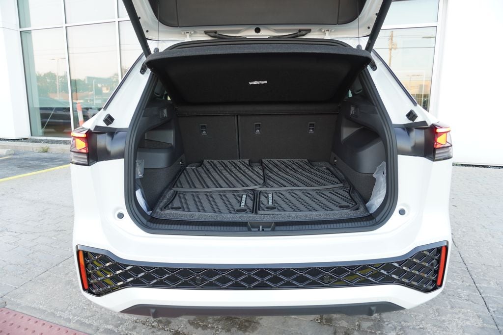 2025 Volkswagen Tiguan 2.0T SEL R-Line