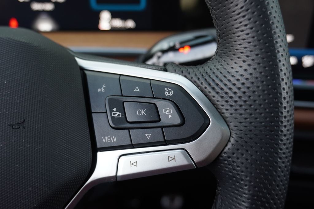 2025 Volkswagen Tiguan 2.0T SEL R-Line