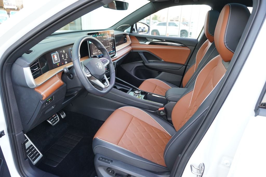 2025 Volkswagen Tiguan 2.0T SEL R-Line