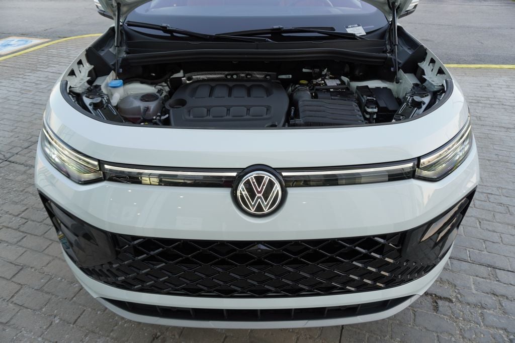2025 Volkswagen Tiguan 2.0T SEL R-Line