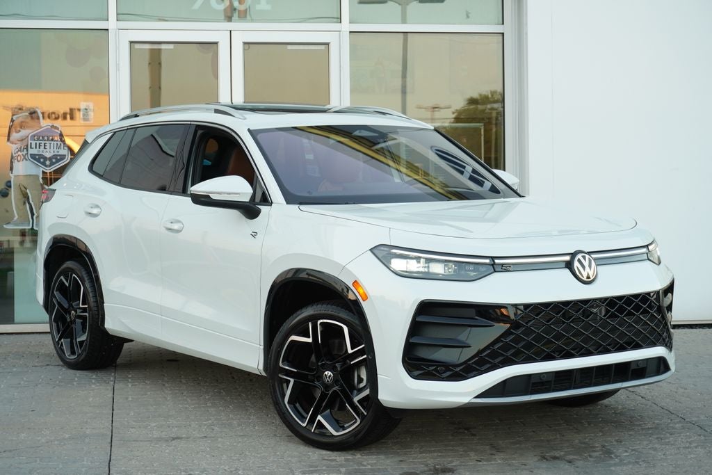 2025 Volkswagen Tiguan 2.0T SEL R-Line