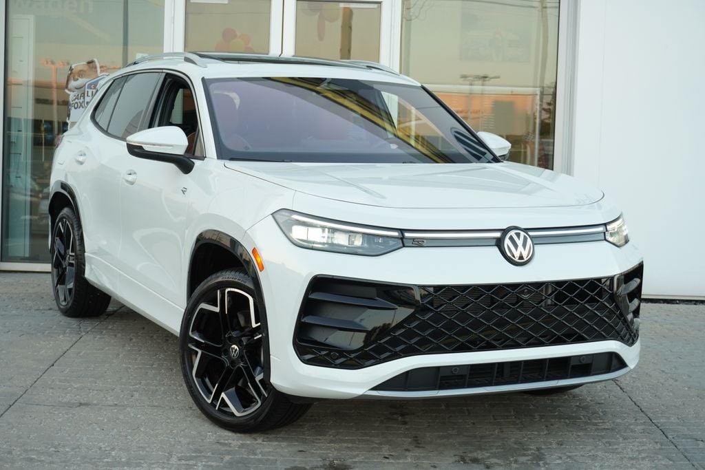 2025 Volkswagen Tiguan 2.0T SEL R-Line