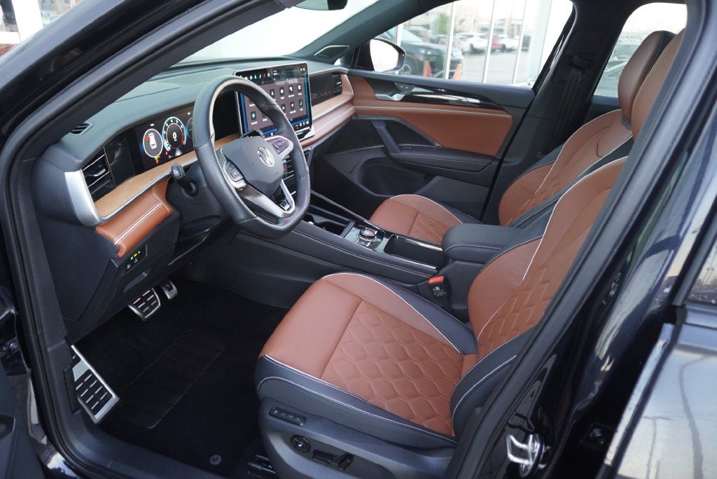 2025 Volkswagen Tiguan 2.0T SEL R-Line
