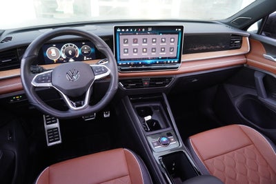 2025 Volkswagen Tiguan 2.0T SEL R-Line