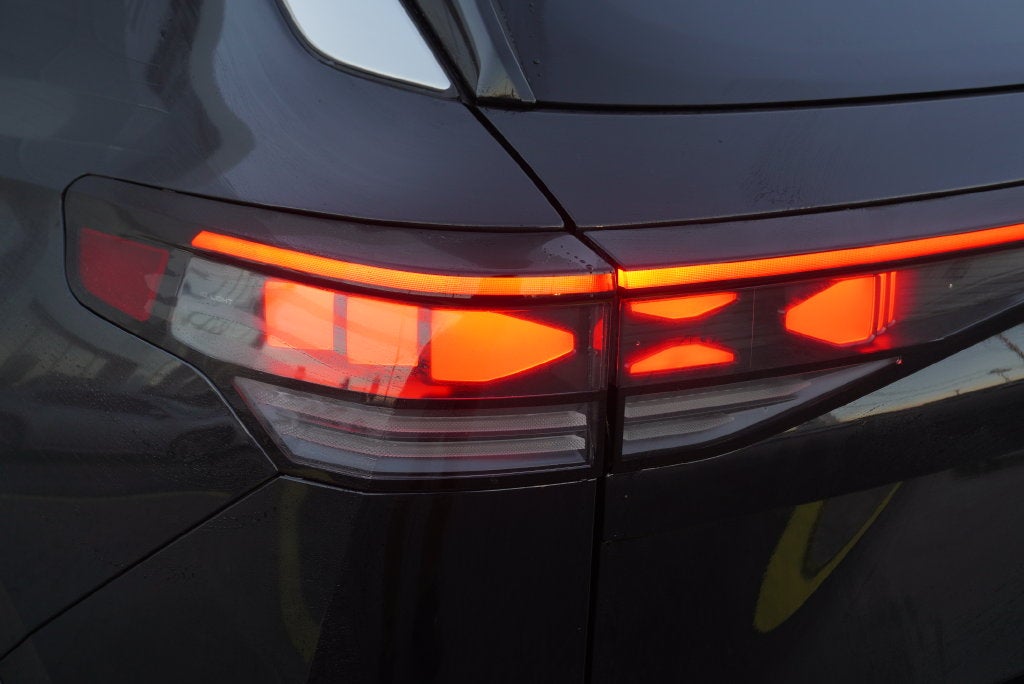2025 Volkswagen Tiguan 2.0T SEL R-Line