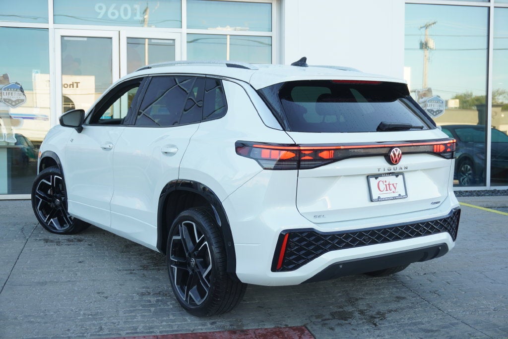 2025 Volkswagen Tiguan 2.0T SEL R-Line