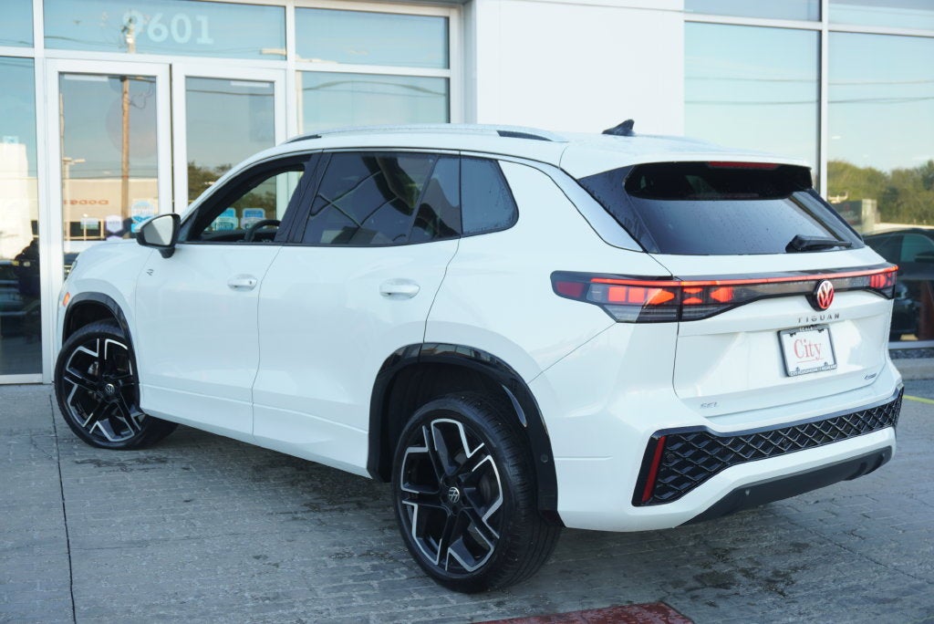 2025 Volkswagen Tiguan 2.0T SEL R-Line