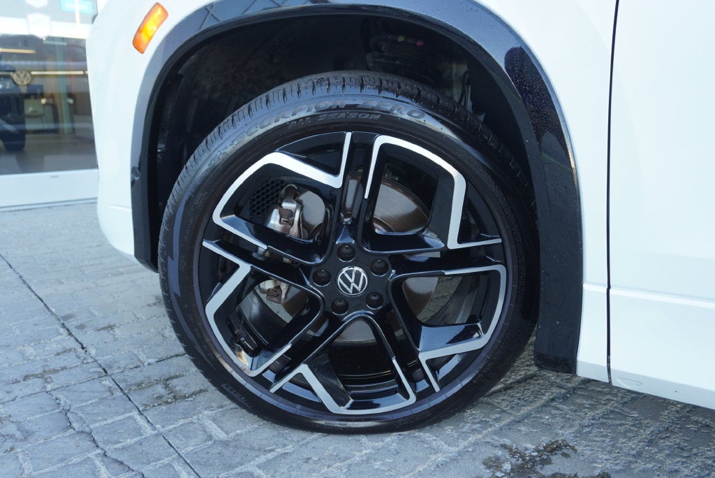 2025 Volkswagen Tiguan 2.0T SEL R-Line