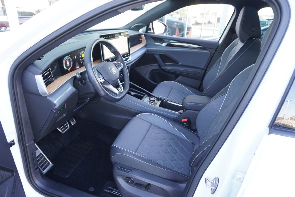 2025 Volkswagen Tiguan 2.0T SEL R-Line