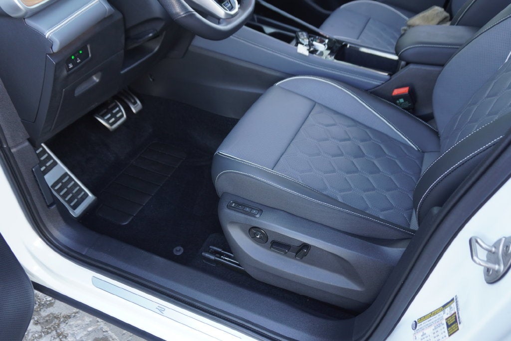 2025 Volkswagen Tiguan 2.0T SEL R-Line