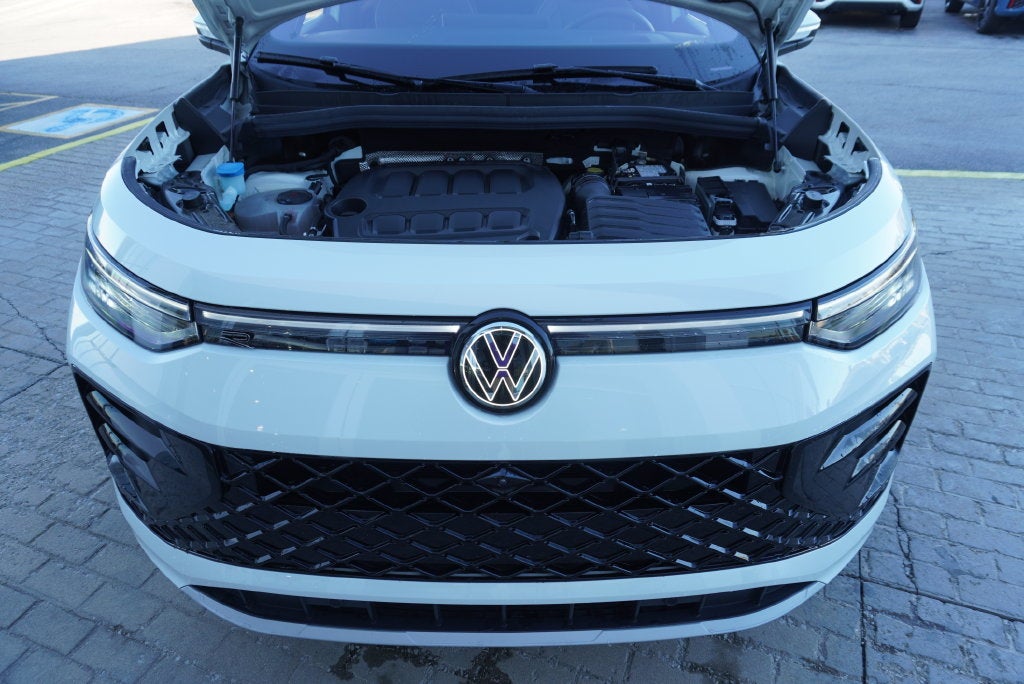 2025 Volkswagen Tiguan 2.0T SEL R-Line