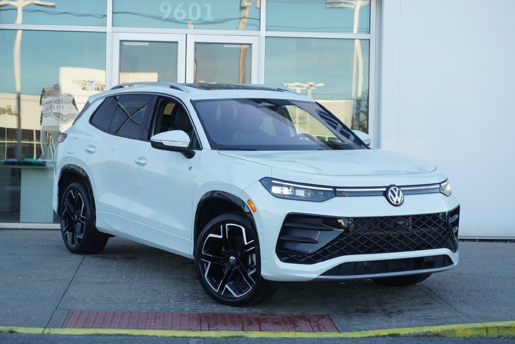 2025 Volkswagen Tiguan 2.0T SEL R-Line