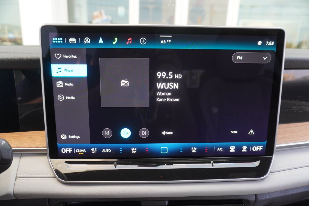 2025 Volkswagen Tiguan 2.0T SEL R-Line