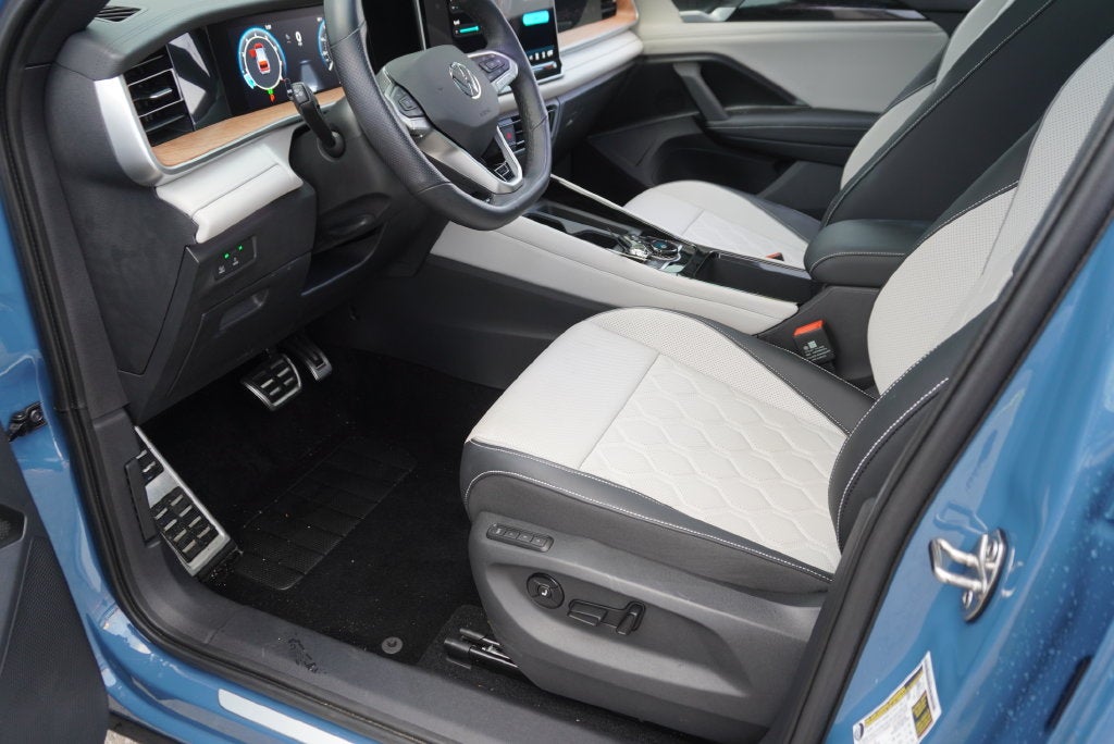 2025 Volkswagen Tiguan 2.0T SEL R-Line