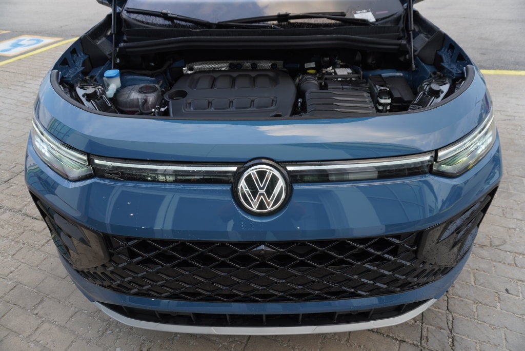2025 Volkswagen Tiguan 2.0T SEL R-Line