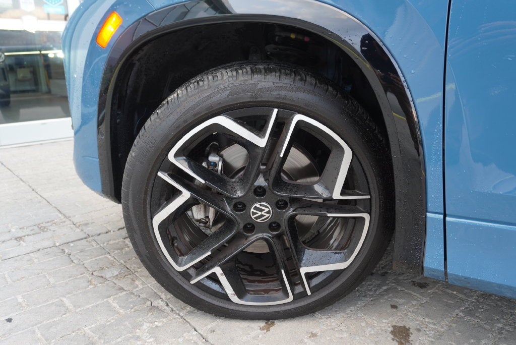 2025 Volkswagen Tiguan 2.0T SEL R-Line