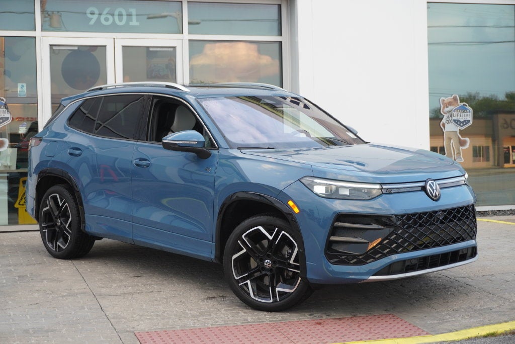 2025 Volkswagen Tiguan 2.0T SEL R-Line