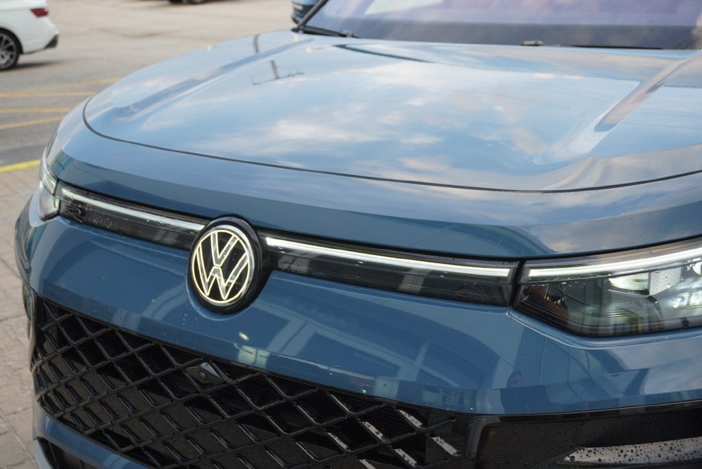 2025 Volkswagen Tiguan 2.0T SEL R-Line