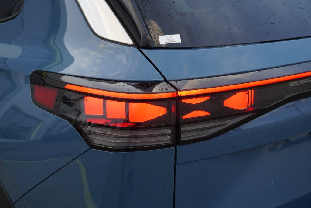 2025 Volkswagen Tiguan 2.0T SEL R-Line