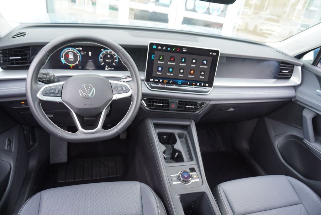 2025 Volkswagen Tiguan 2.0T SE