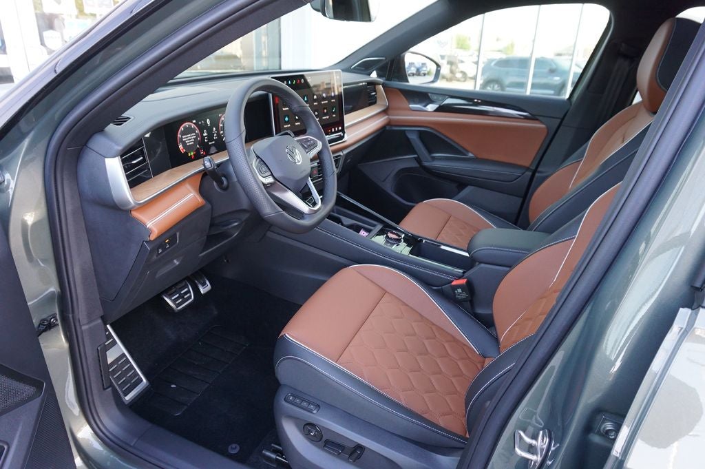 2026 Volkswagen Tiguan 2.0T SEL R-Line Turbo
