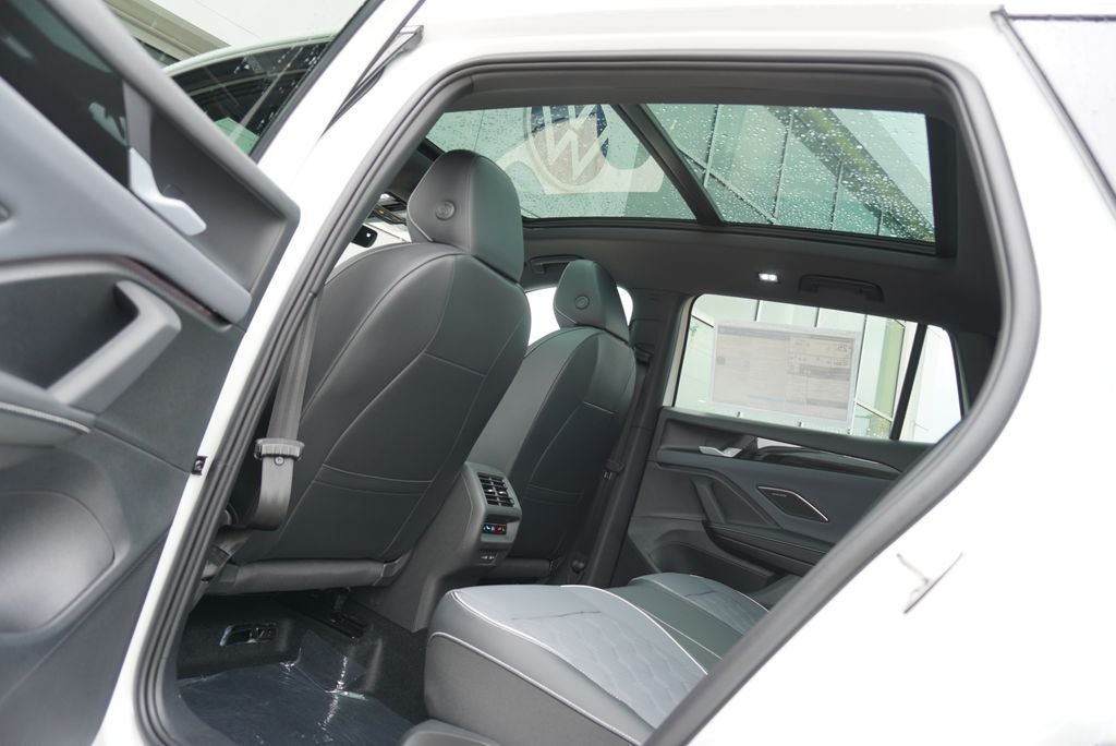 2026 Volkswagen Tiguan 2.0T SEL R-Line Turbo