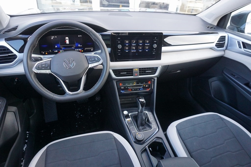 2025 Volkswagen Taos 1.5T SE