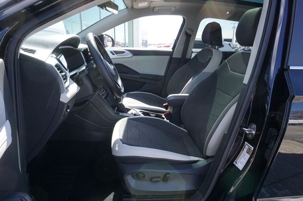 2025 Volkswagen Taos 1.5T SE