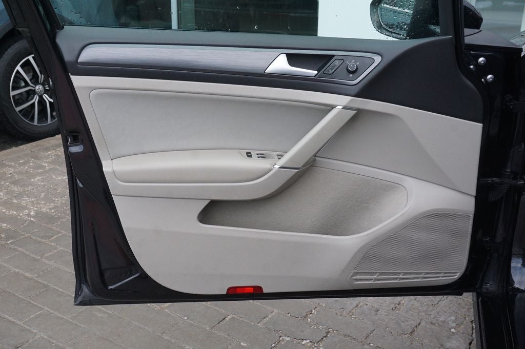 2018 Volkswagen Golf TSI S 4-Door